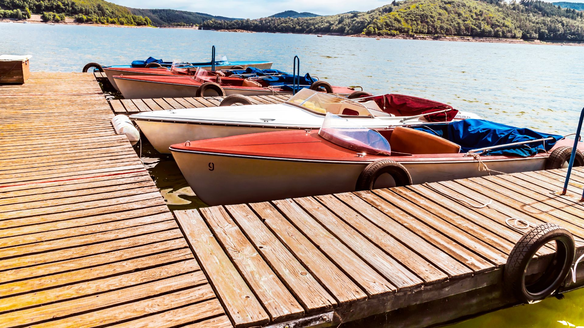 Balade en bateau électrique près de Perpignan