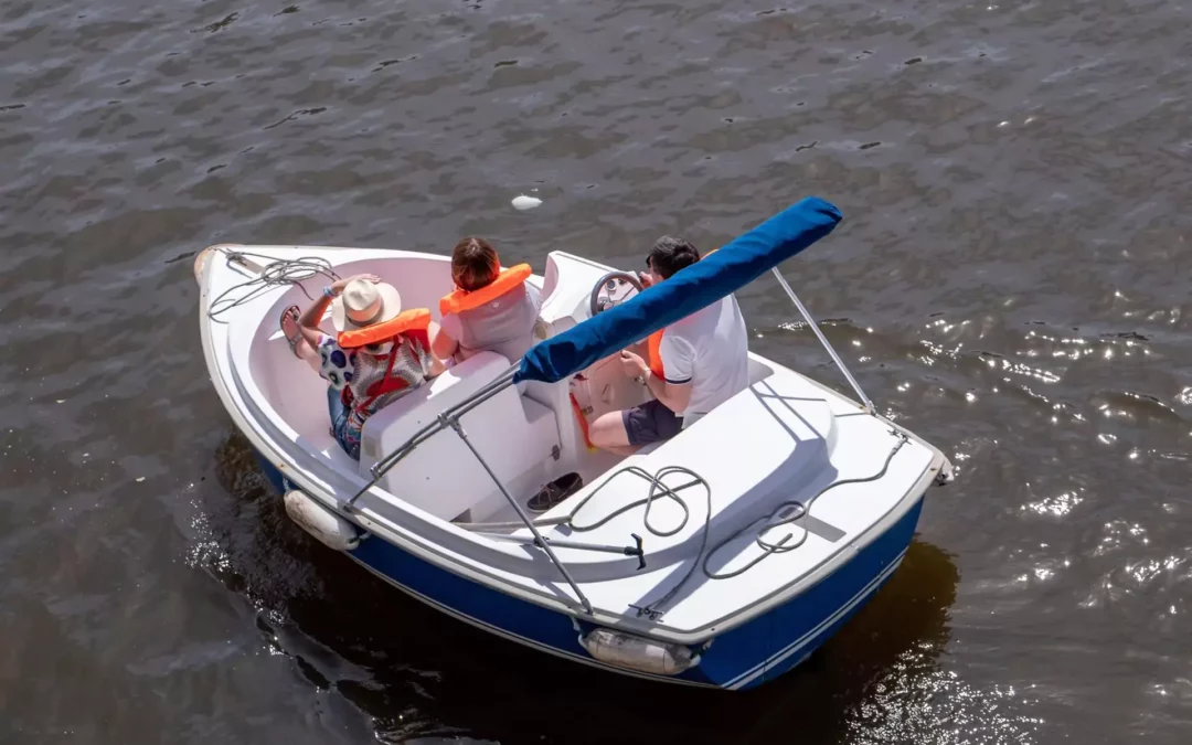 Bateau électrique à Palau-del-Vidre : Une expérience nautique inoubliable chez Palau Aventures